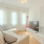 Apartament Easytopstay - Elegant Nest In *